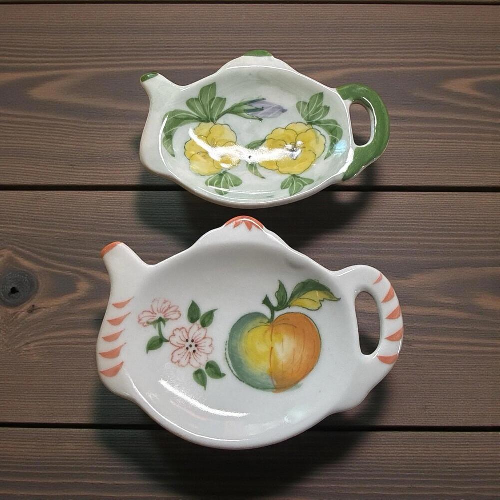 2 Tea Bag Holders Teapot Shaped White Ceramic Floral Motif Tea Bag Rest